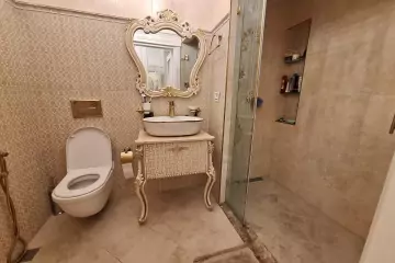 Satılır Yeni Tikili Elmler Akademiyasıda