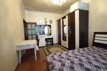 Satılır Köhnə Tikili 9-cu Mikrorayonda