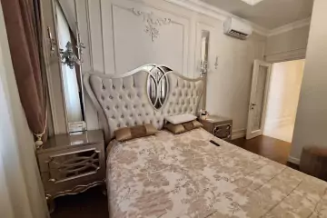 Satılır Yeni Tikili Elmler Akademiyasıda
