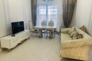 Satılır Yeni Tikili Ağ şəhər Kompleksində