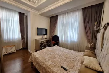 Satılır Yeni Tikili Elmler Akademiyasıda