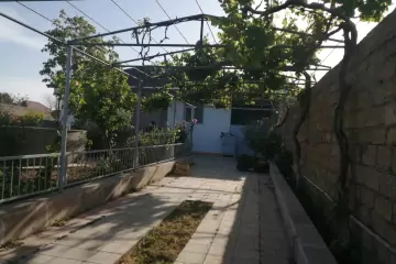 Satılır Həyət Evi Buzovnada