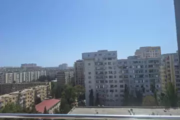Satılır Yeni Tikili Bakı Kinoteatrıda