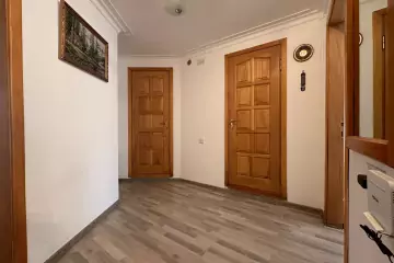 Aylıq Kirayə Köhnə Tikili İçərişəhərdə