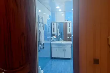 Satılır Yeni Tikili Bakı Kinoteatrıda