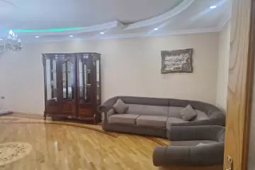 Satılır Yeni Tikili Bakı Kinoteatrıda