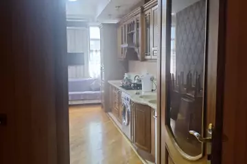 Satılır Yeni Tikili Bakı Kinoteatrıda