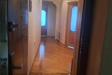 Satılır Yeni Tikili Bakı Kinoteatrıda
