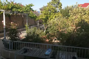 Satılır Həyət Evi Buzovnada