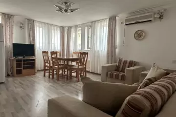 Aylıq Kirayə Köhnə Tikili İçərişəhərdə