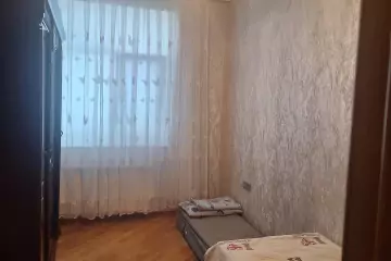 Satılır Yeni Tikili Bakı Kinoteatrıda