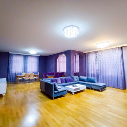 Kirayə 4 otaqlı Yeni Tikili 220 m², 28 May metrosu ətrafı