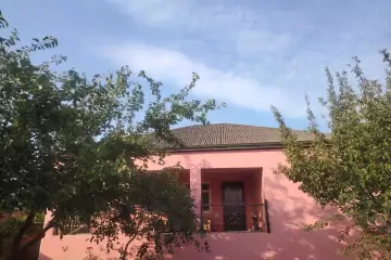 Satılır Həyət Evi Sarayda