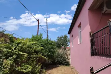 Satılır Həyət Evi Sarayda