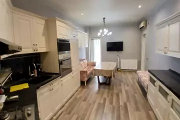Satılır Yeni Tikili Neftçi Bazasında