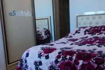 Aylıq Kirayə Köhnə Tikili Xalqlar Dostluğuda