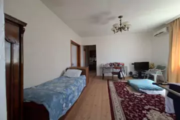 Satılır Həyət Evi Hökməlidə
