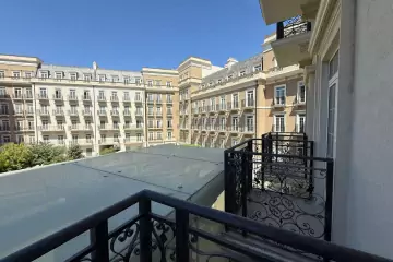 Satılır Yeni Tikili Ağ şəhər Kompleksində
