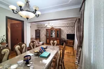 Satılır Köhnə Tikili İzmir Parkı