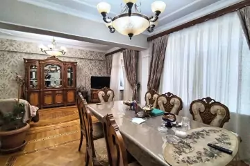 Satılır Köhnə Tikili İzmir Parkı