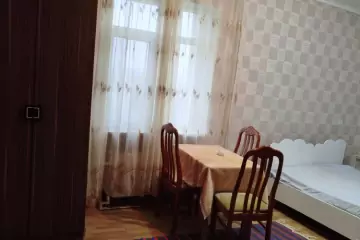 Aylıq Kirayə Köhnə Tikili Xalqlar Dostluğuda