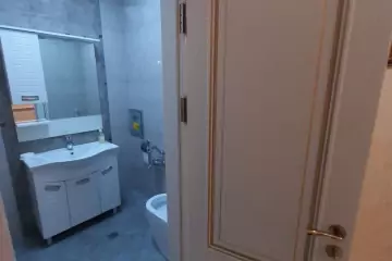 Satılır Yeni Tikili Yeni Yasamalda