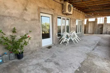 Satılır Bağ Evi Qalada