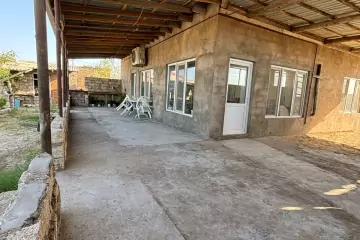 Satılır Bağ Evi Qalada