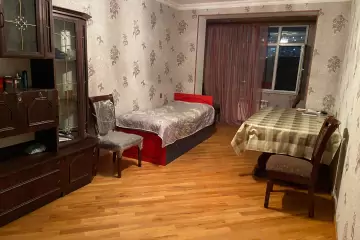 Satılır Köhnə Tikili 8-ci Mikrorayonda
