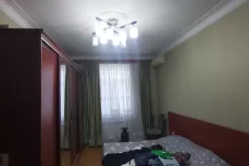 Satılır Köhnə Tikili Elmler Akademiyasıda