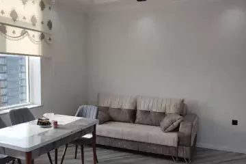 Aylıq Kirayə Yeni Tikili Gənclik Mallda