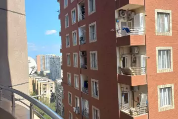 Satılır Yeni Tikili 9-cu Mikrorayonda