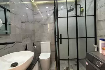 Satılır Yeni Tikili 1-ci Mikrorayonda