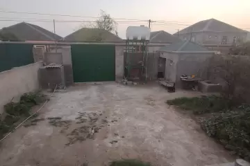 Satılır Həyət Evi Binədə