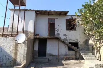 Satılır Həyət Evi Lökbatanda