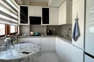 Satılır Yeni Tikili 1-ci Mikrorayonda