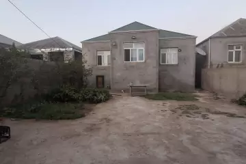 Satılır Həyət Evi Binədə