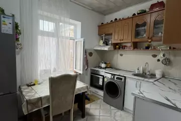 Satılır Həyət Evi Binədə