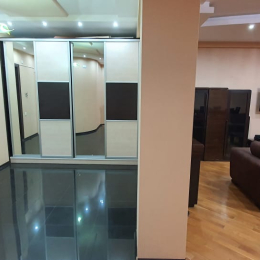 Kirayə 4 otaqlı Yeni Tikili 210 m², Yasamal