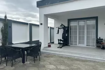 Satılır Həyət Evi Qobuda