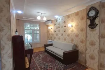 Satılır Həyət Evi Fəhlə Prospekti - Rabocidə