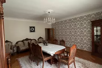 Aylıq Kirayə Həyət Evi Badamdarda