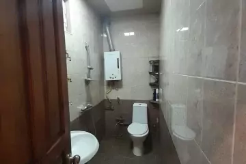 Satılır Həyət Evi Fəhlə Prospekti - Rabocidə