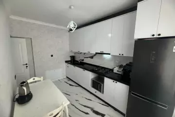 Satılır Bağ Evi şüvəlanda