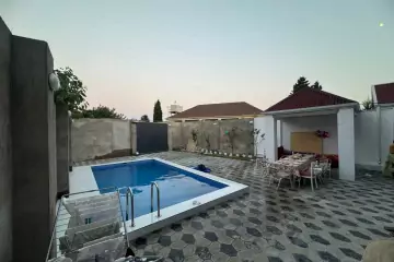 Satılır Bağ Evi şüvəlanda