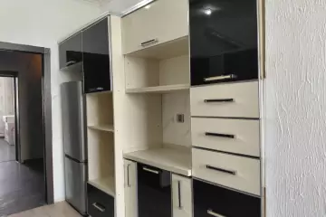 Aylıq Kirayə Köhnə Tikili Elmler Akademiyasıda