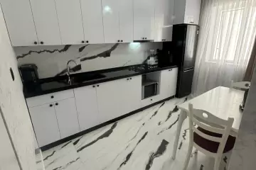 Satılır Bağ Evi şüvəlanda