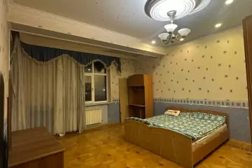 Satılır Yeni Tikili Ayna Sultanova Heykəlində