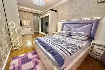 Satılır Yeni Tikili Ağ şəhər Kompleksində
