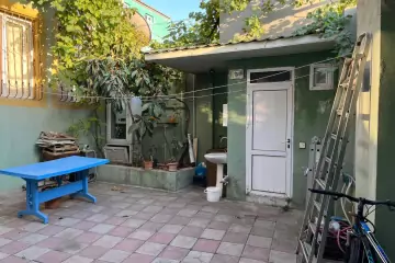 Satılır Həyət Evi Qaraçuxurda